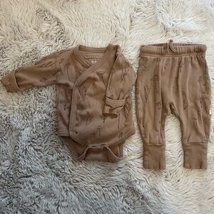 MakeMake Organics Mushroom Outfit Set